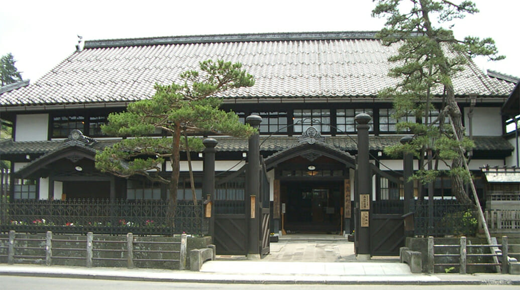 (写真)明治28年から昭和43年まで町役場・市役所として使用された高山市政記念館